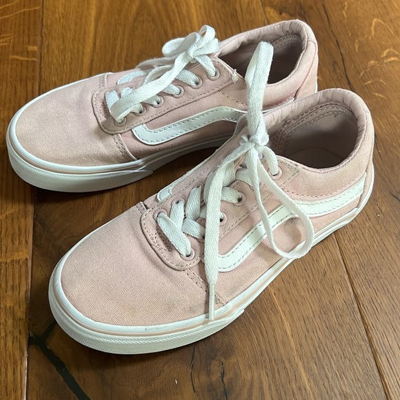 Vans - Picture 3 of 5